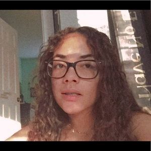 Meet your Posher, Sabrina